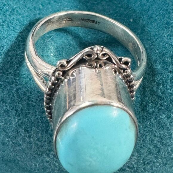 Turquoise and 925 Sterling Silver Ring - Picture 6 of 6